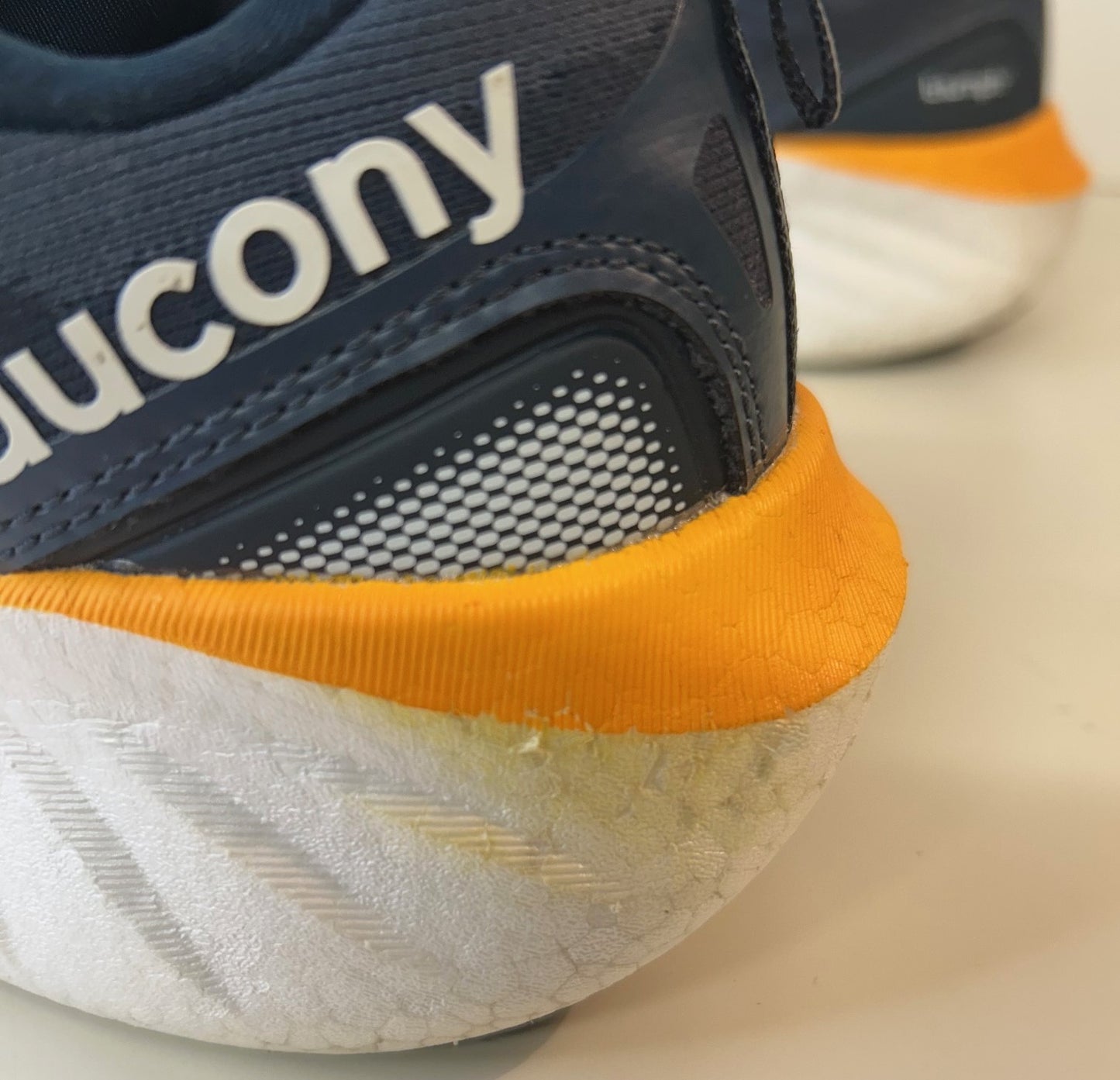 Saucony Triumph 22. UK size 6.5. Unsold high street stock. RRP£140 image 10