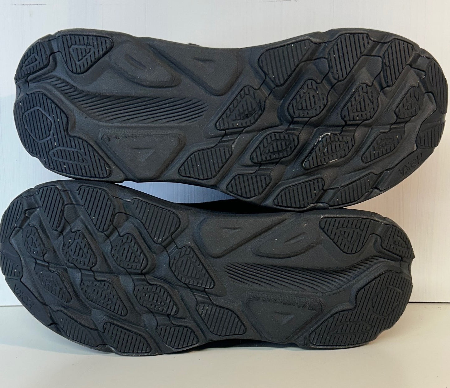 Hoka clifton 9 running shoes. UK 11. Ex high street stock. Never owned. RRP £130 image 6