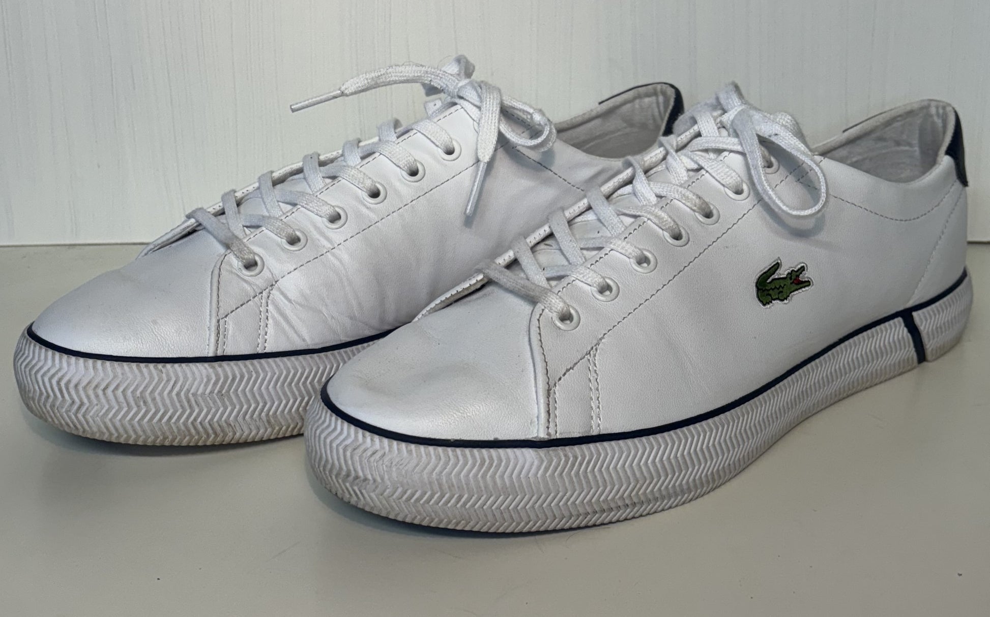 Lacoste Gripshot trainers. UK size 9. RRP £70 image 1