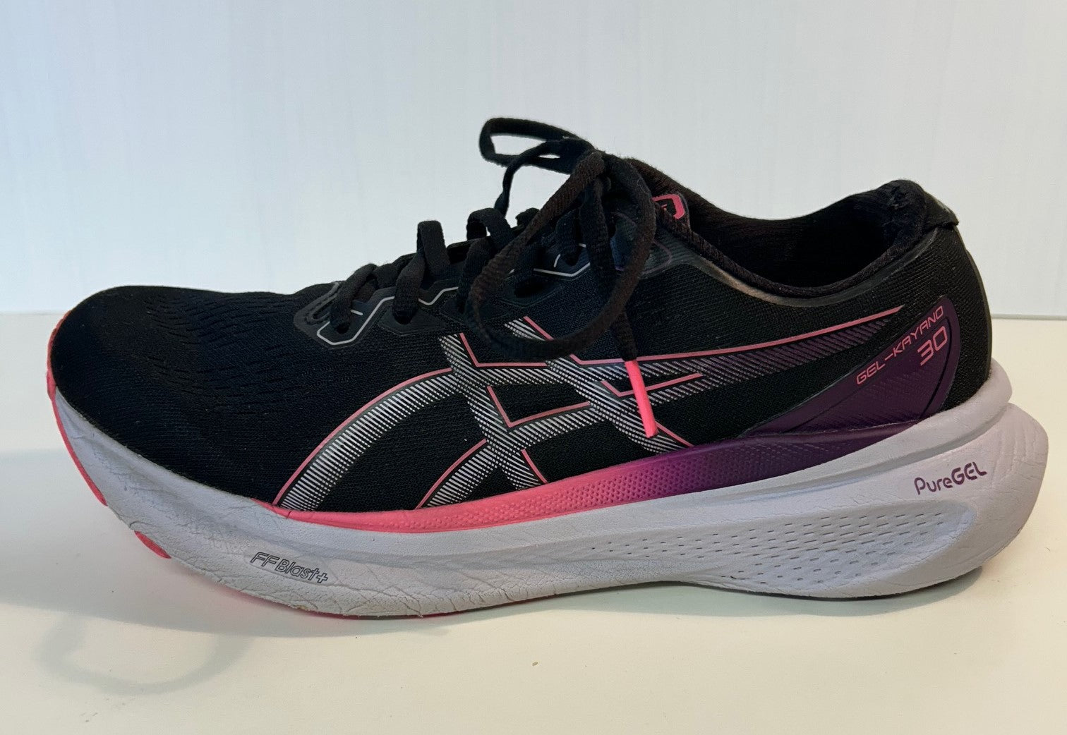 Asics Gel Kayano 30. UK 7.5. Unsold high street stock. RRP£125 image 2