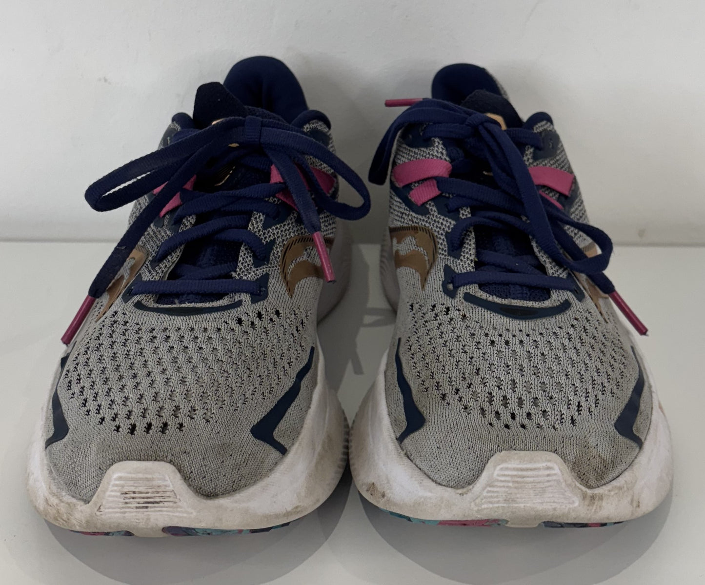 Saucony Guide16 running shoes. UK size 6. RRP £114 image 2