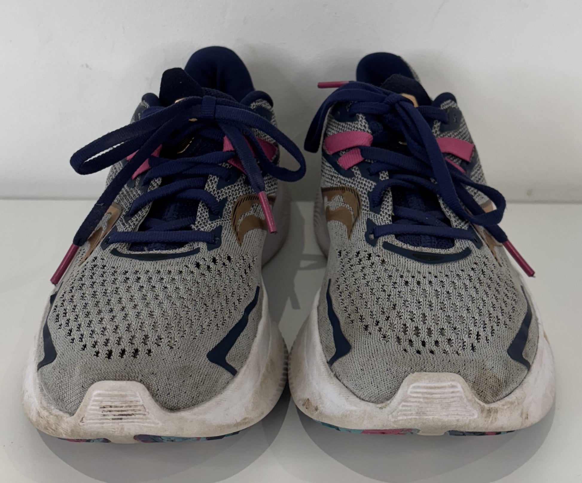 Saucony Guide16 running shoes. UK size 6. RRP £114 image 2