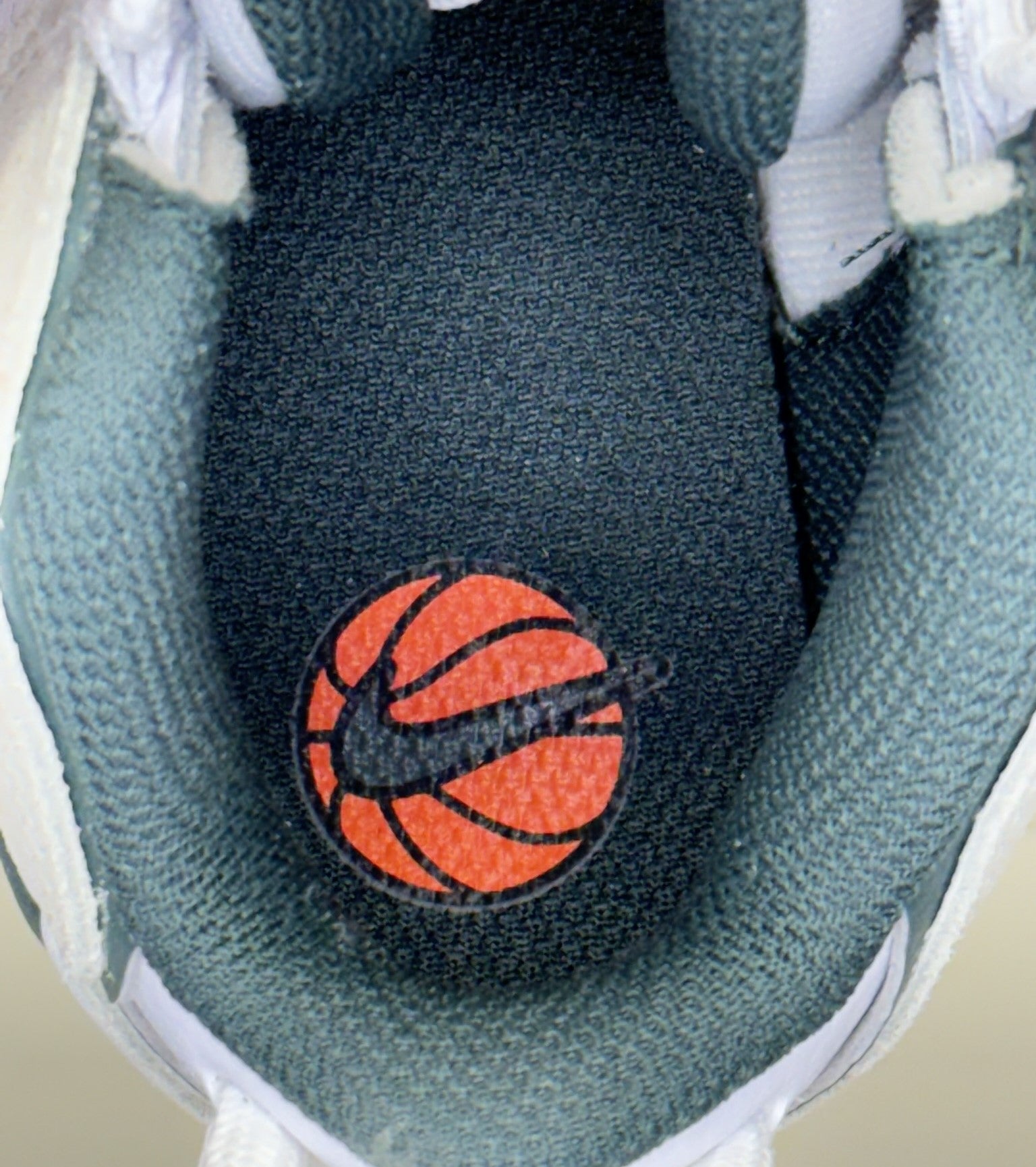 Nike Air Uptempo Junior. Size 13. Unsold high street stock. RRP£75 image 4