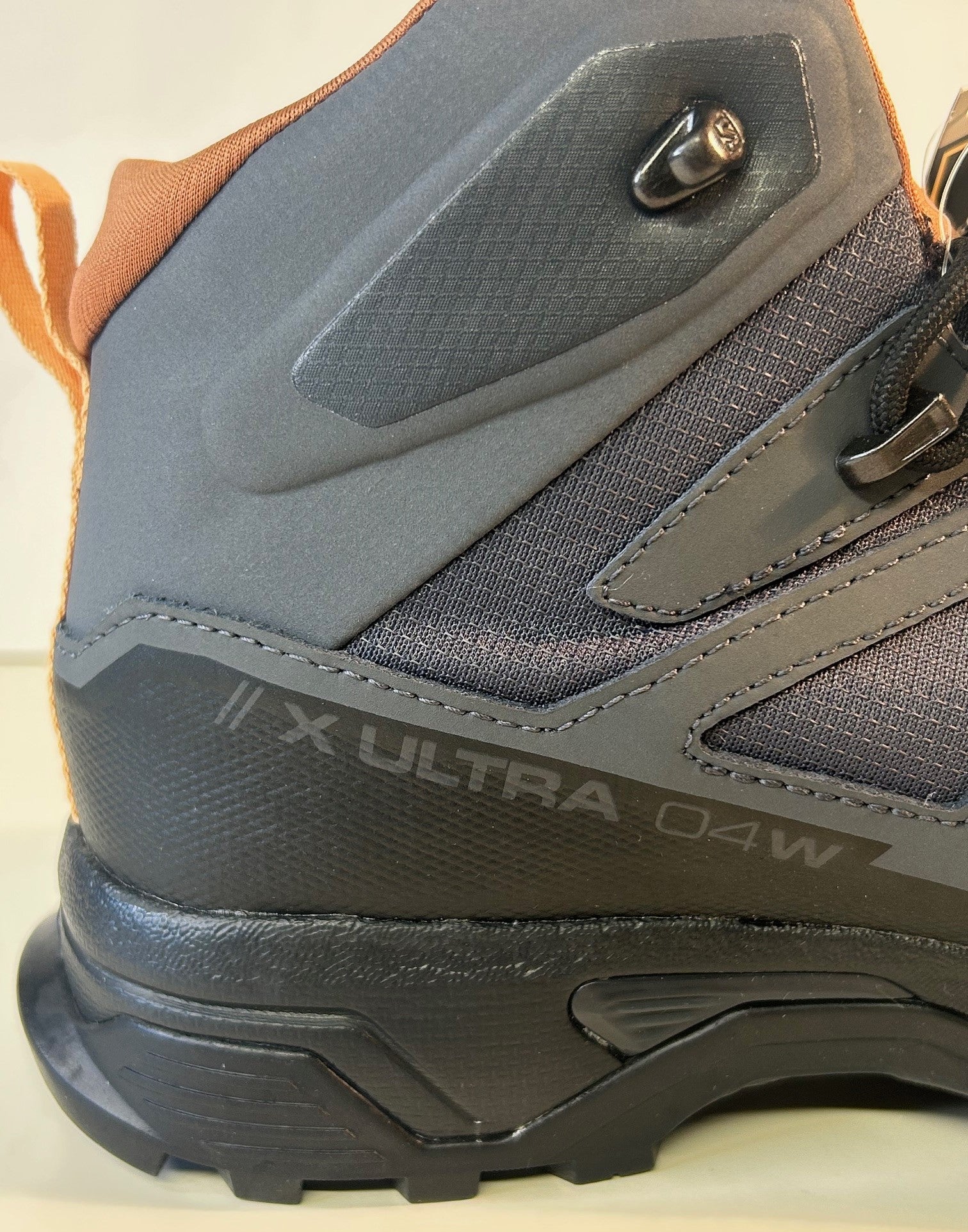 Salomon X Ultra 4 Mid GTX Walking Boots. UK 8. Ex high street stock. RRP £170 image 2