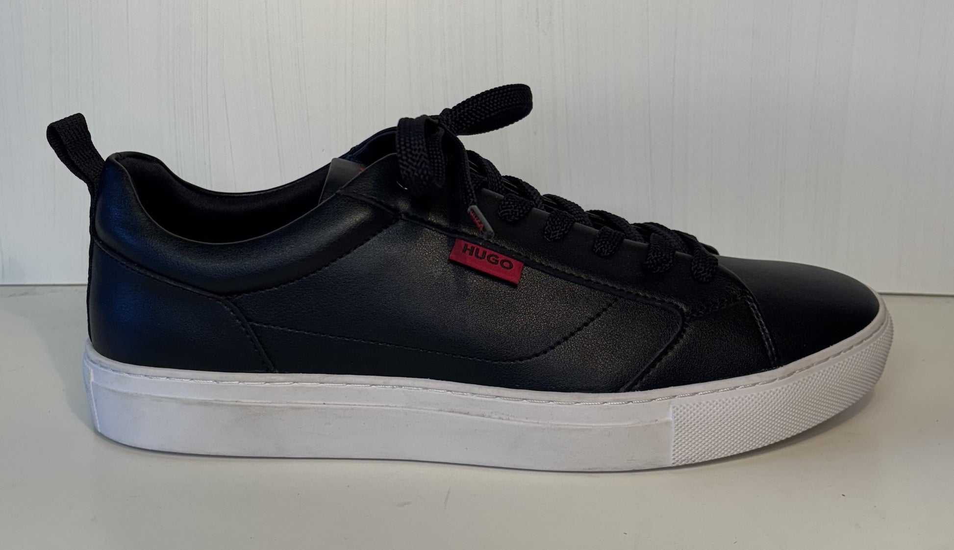 Hugo Boss Morrie trainers size8, Unsold demonstration stock RRP£100 image 2