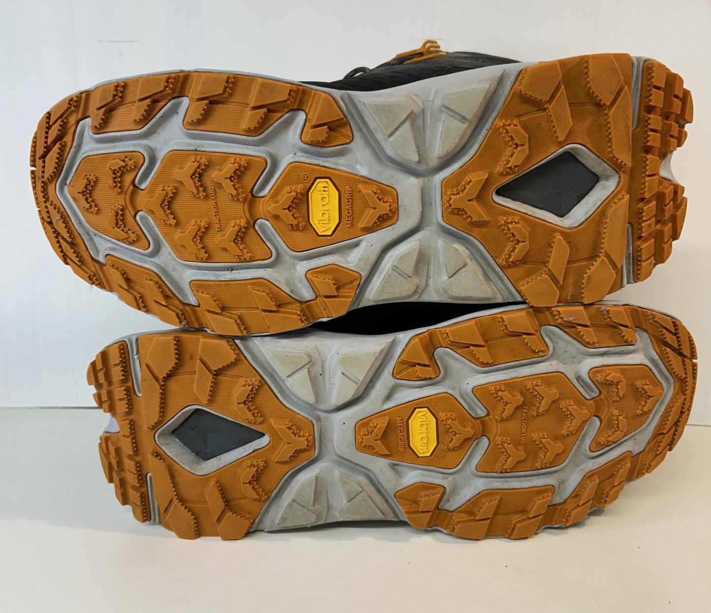 Hoka Kaha 2 GTX Mens Walking Boots. UK 10. Unsold high street stock. RRP £190 image 7