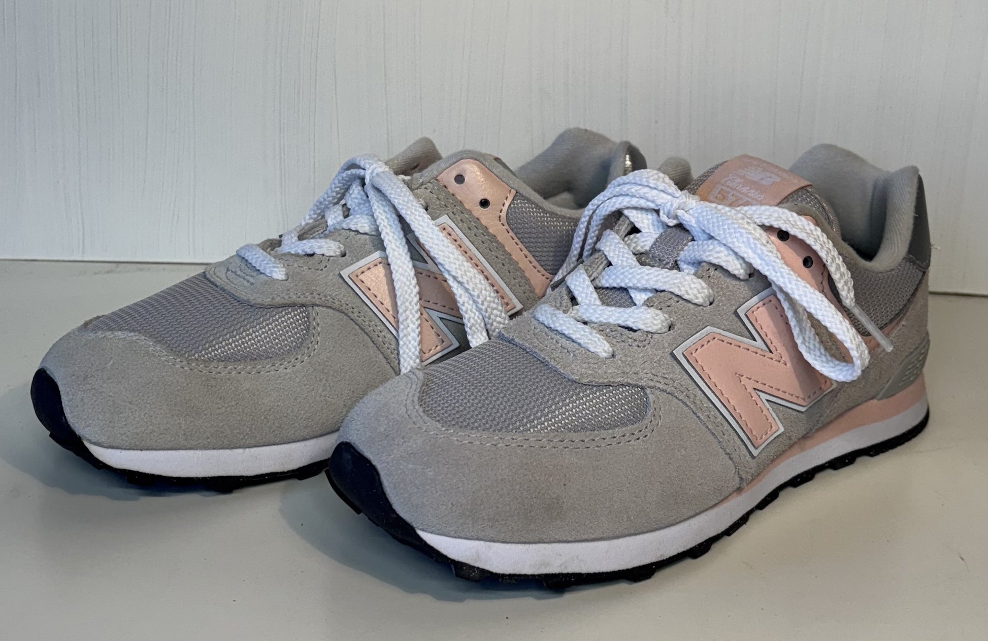 New Balance 574 Women size 4 image 0