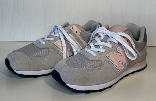 New Balance 574 Women size 4 image 0