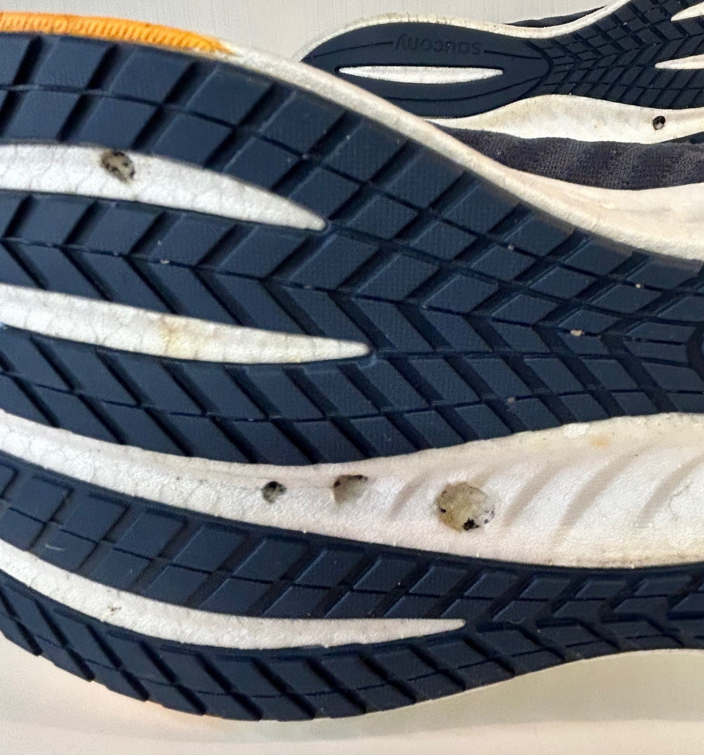 Saucony Triumph 22. UK size 6.5. Unsold high street stock. RRP£140 image 8