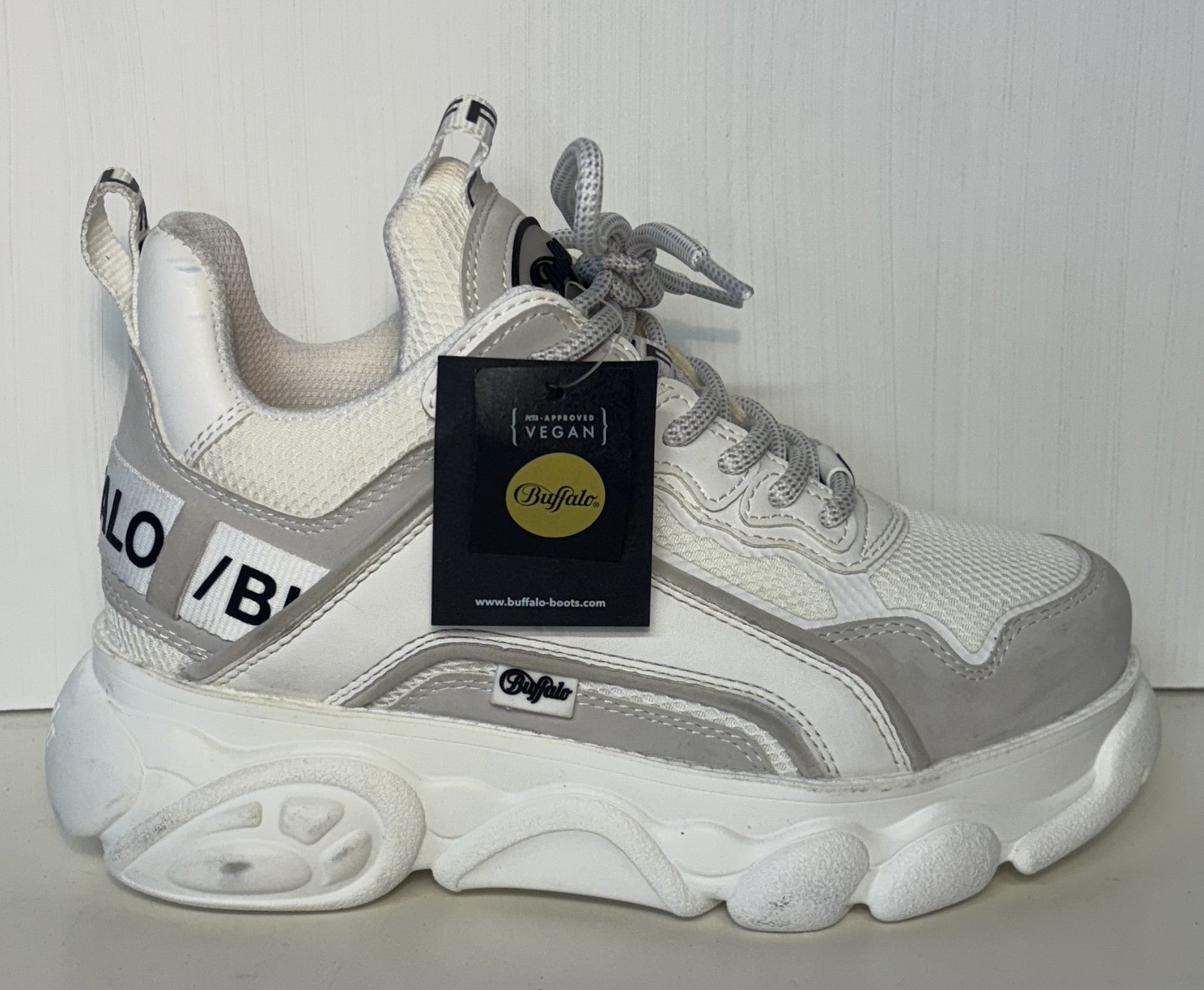 Buffalo CLD Chai trainers. UK size 5. RRP £93.00 image 2