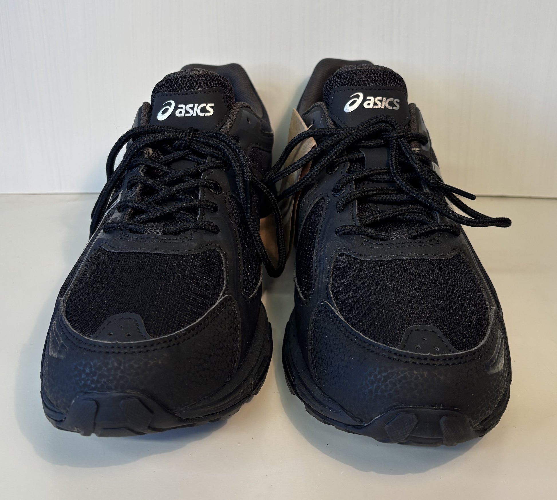 Asics Gel venture 6 men's size10,new without box RRP£95 image 1