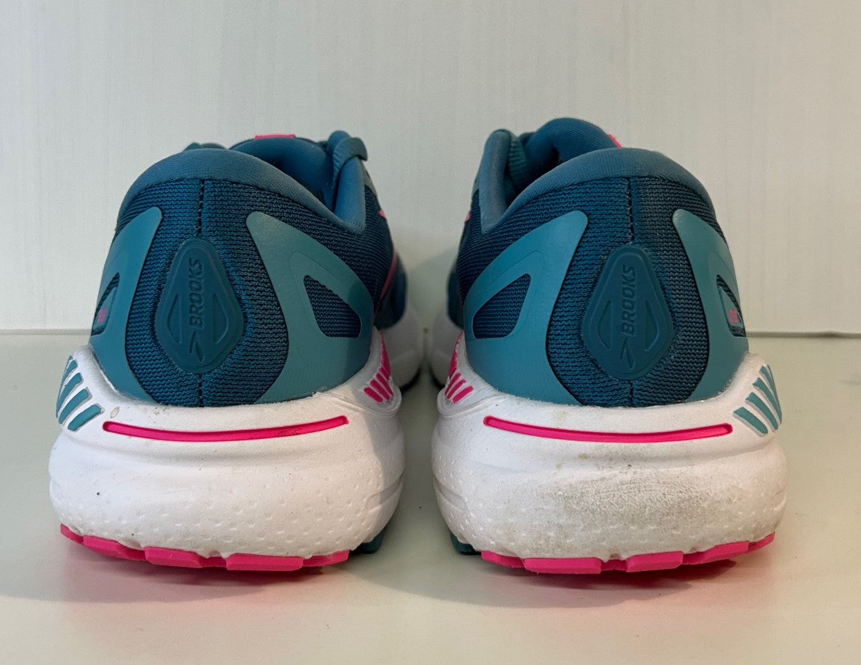 Brooks Adrenaline GTS-23 Womens Running Shoes. New & never owned. RRP £135 image 5