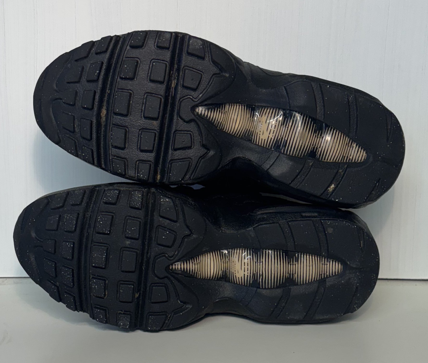 Nike Airmax 95 trainers. UK size 3. RRP £144 image 5