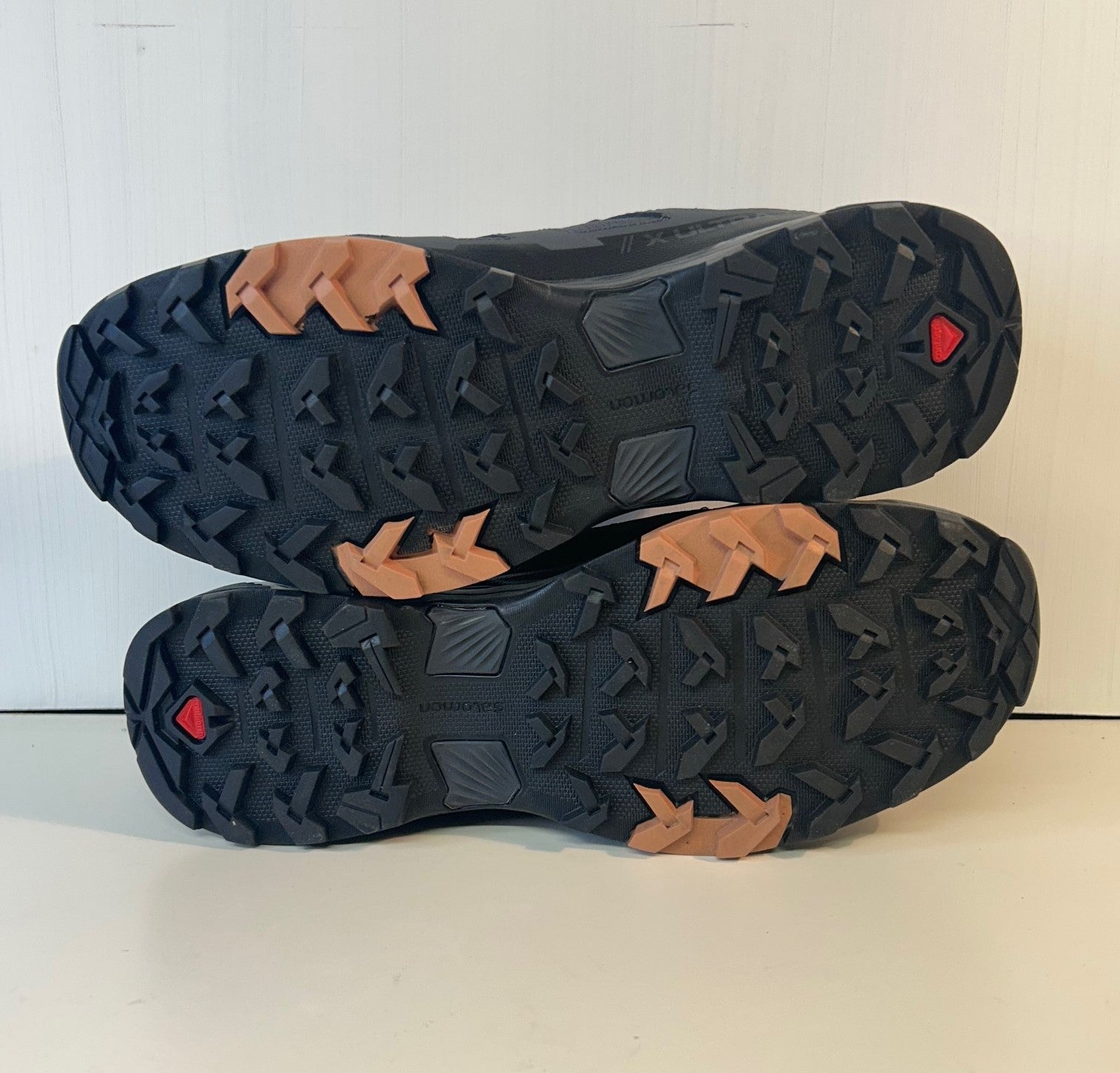 Salomon X Ultra 4 Mid GTX Walking Boots. UK 8. Ex high street stock. RRP £170 image 7