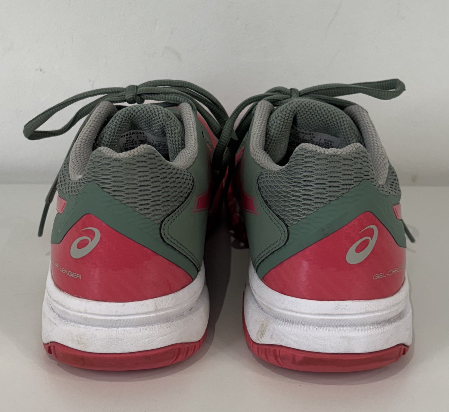 Asics Netburner trainers. UK size 7. RRP £125 image 5