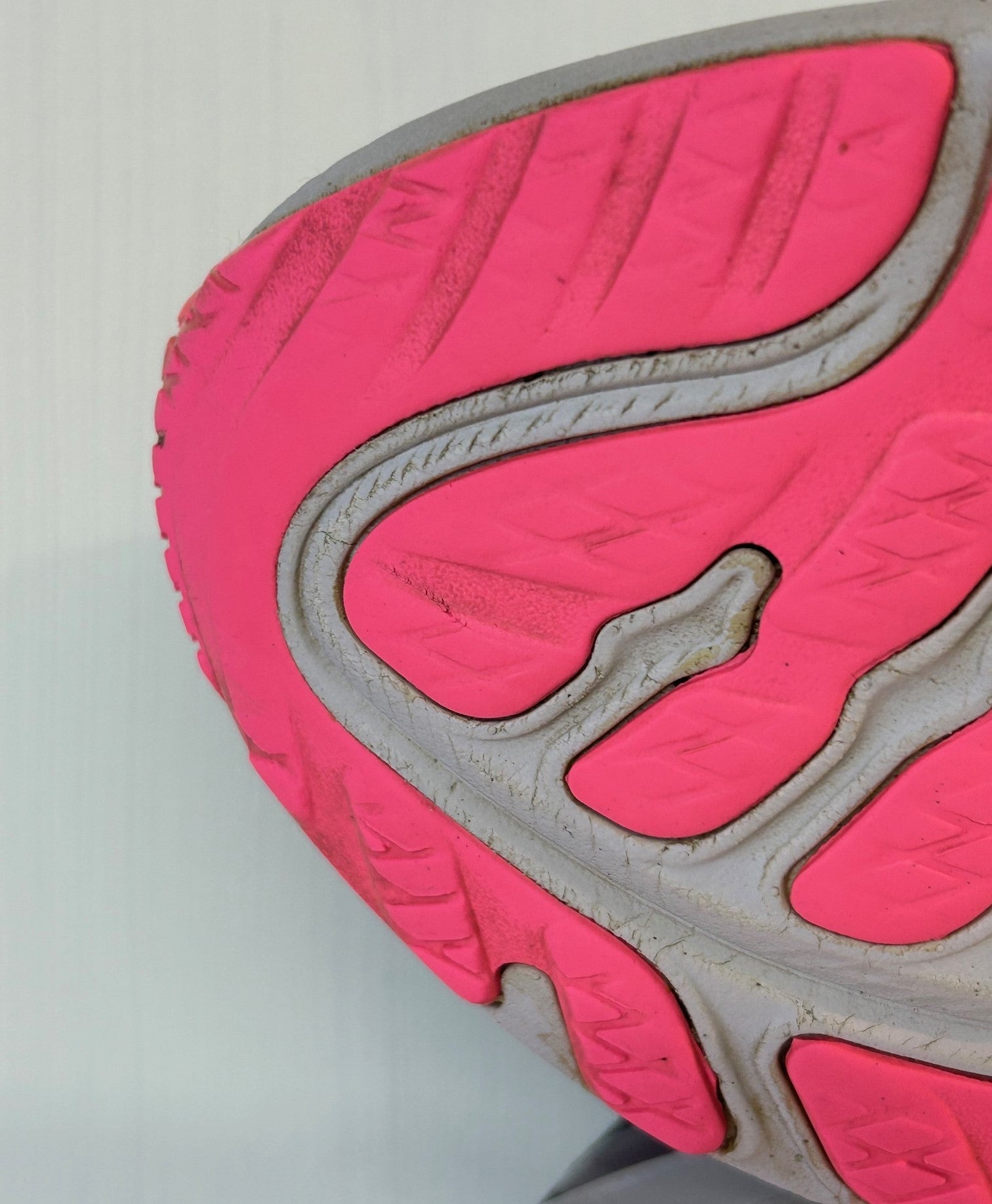 Asics Gel Kayano 30. UK 7.5. Unsold high street stock. RRP£125 image 8