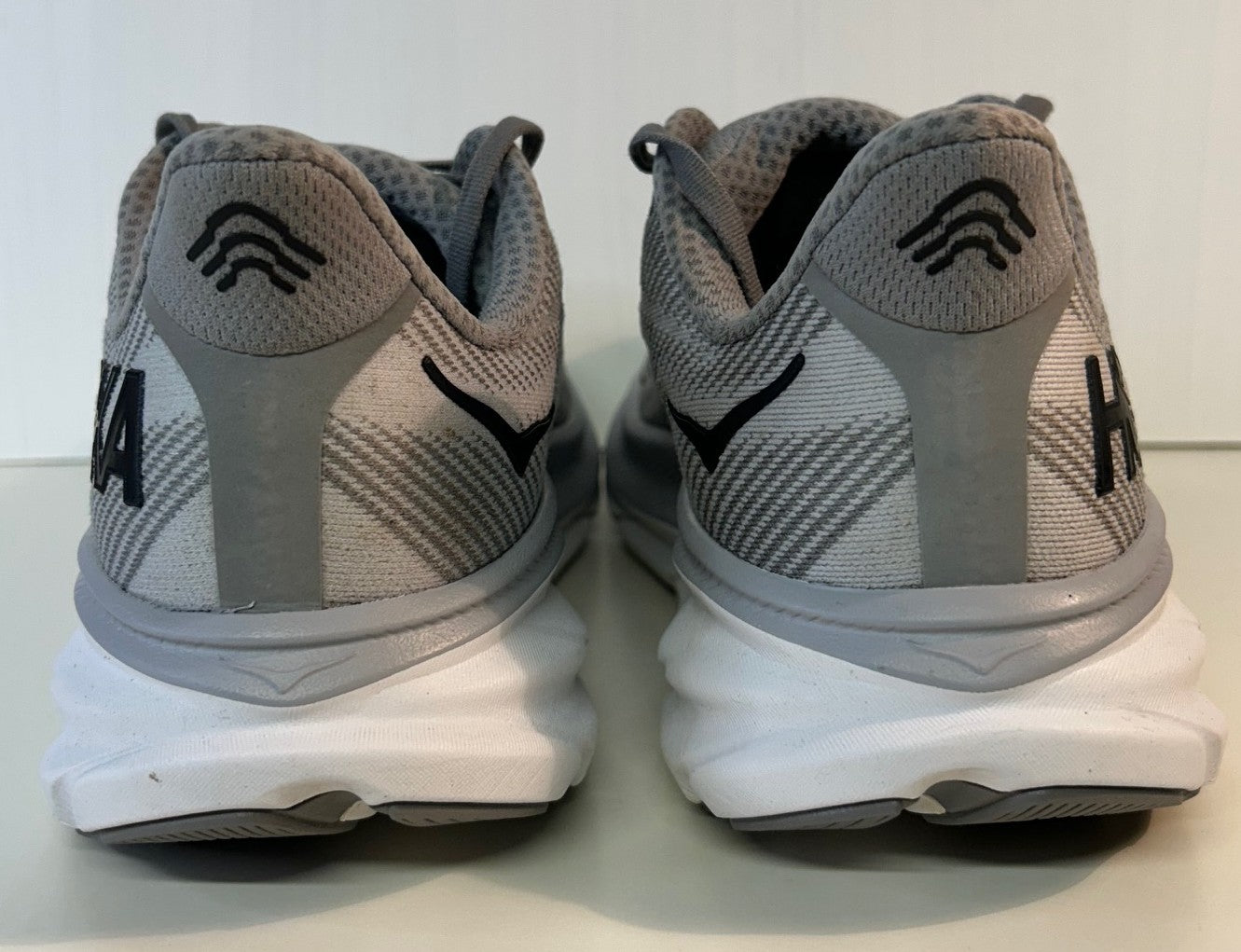 Hoka clifton 9 Men’s Grey Trainers. UK 9.5. Unsold high street stock. RRP £130 image 5