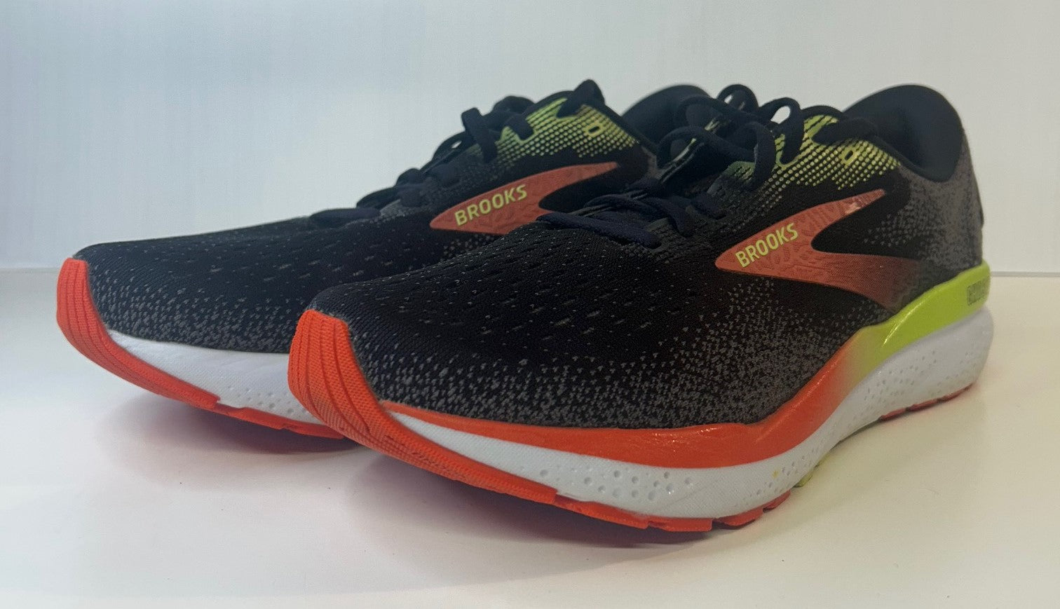 Brooks Ghost 16 running shoes. UK 7.5. RRP £135 image 0