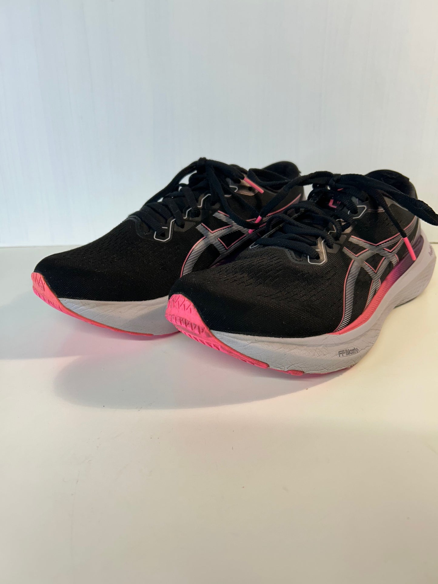 Asics Gel Kayano 30. UK 7.5. Unsold high street stock. RRP£125 image 0
