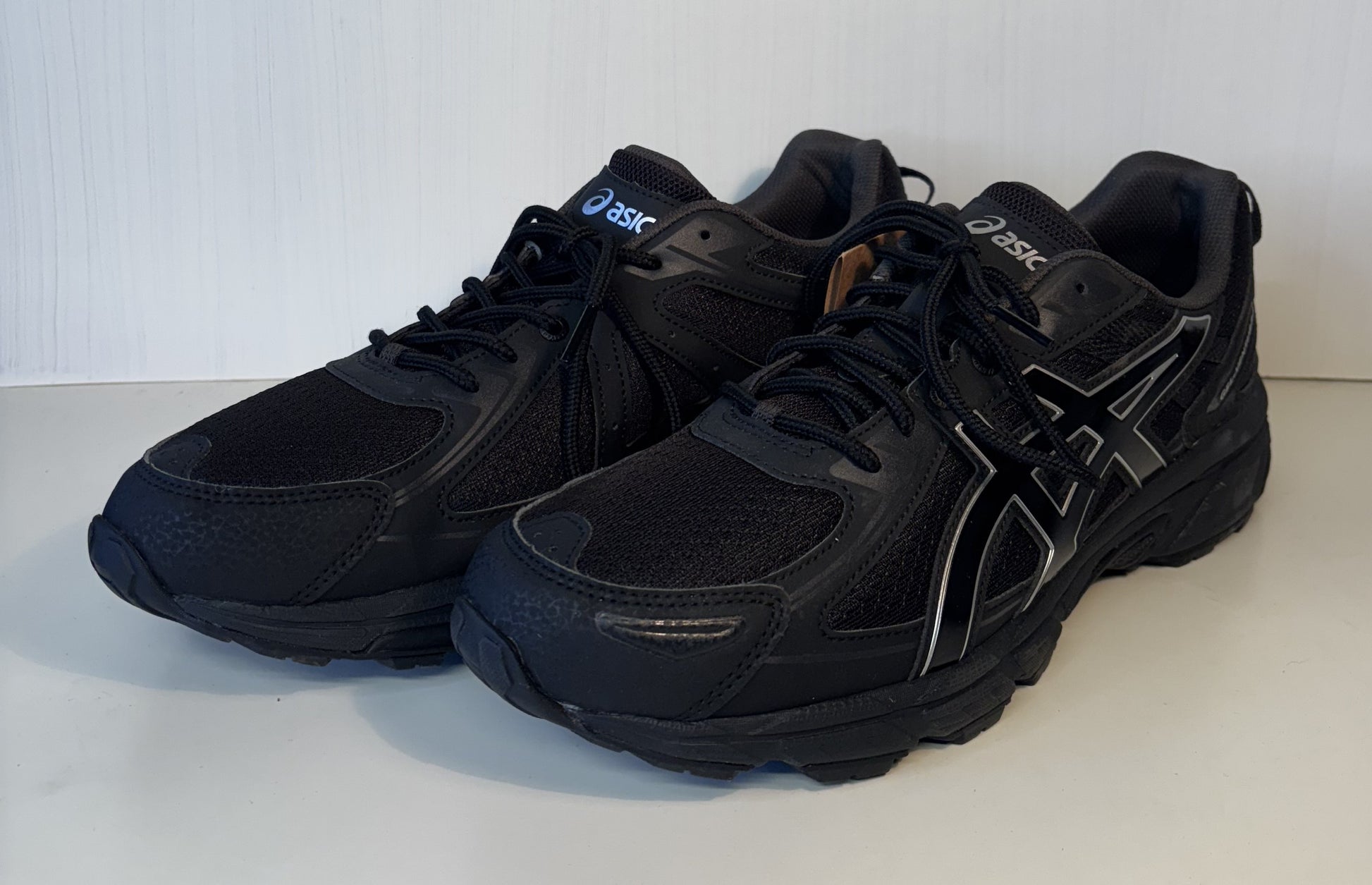 Asics Gel venture 6 men's size10,new without box RRP£95 image 0