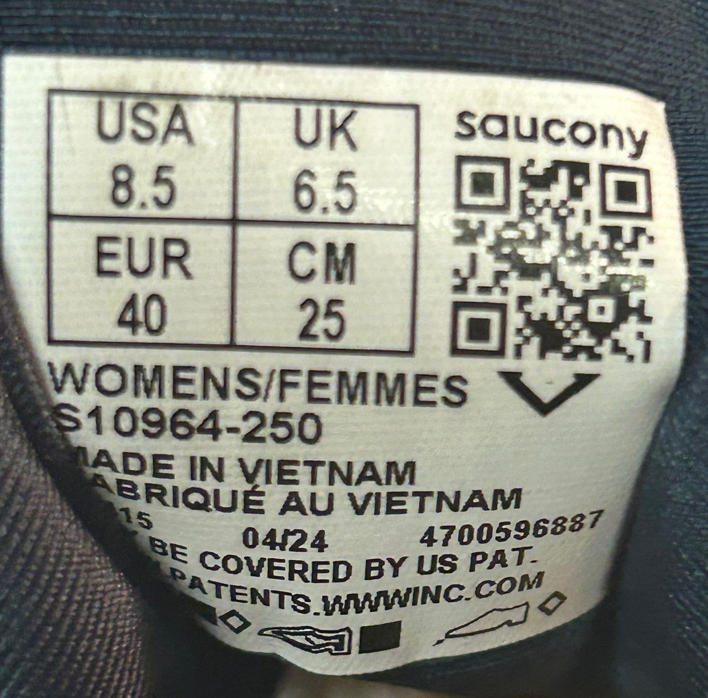 Saucony Triumph 22. UK size 6.5. Unsold high street stock. RRP£140 image 3