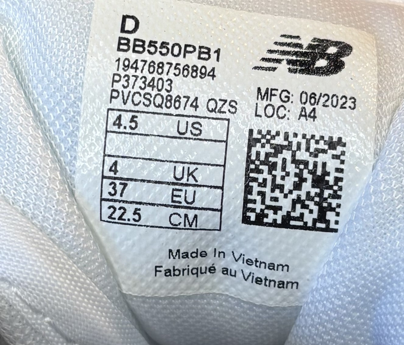 New Balance 550 womens trainers. UK size 4. RRP £100 image 3