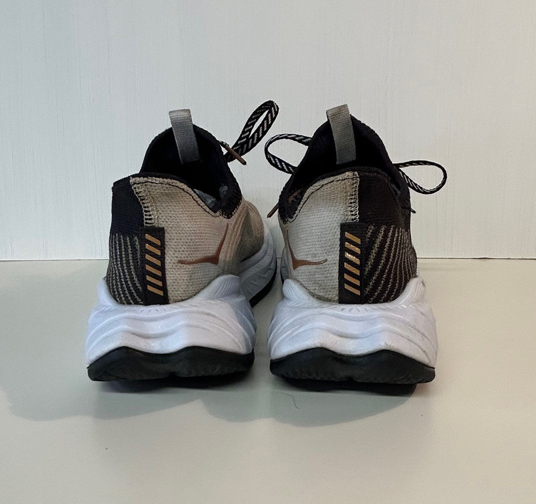 Hoka Carbon X 3. UK size 6.5. Unsold high street stock. RRP£160 image 5