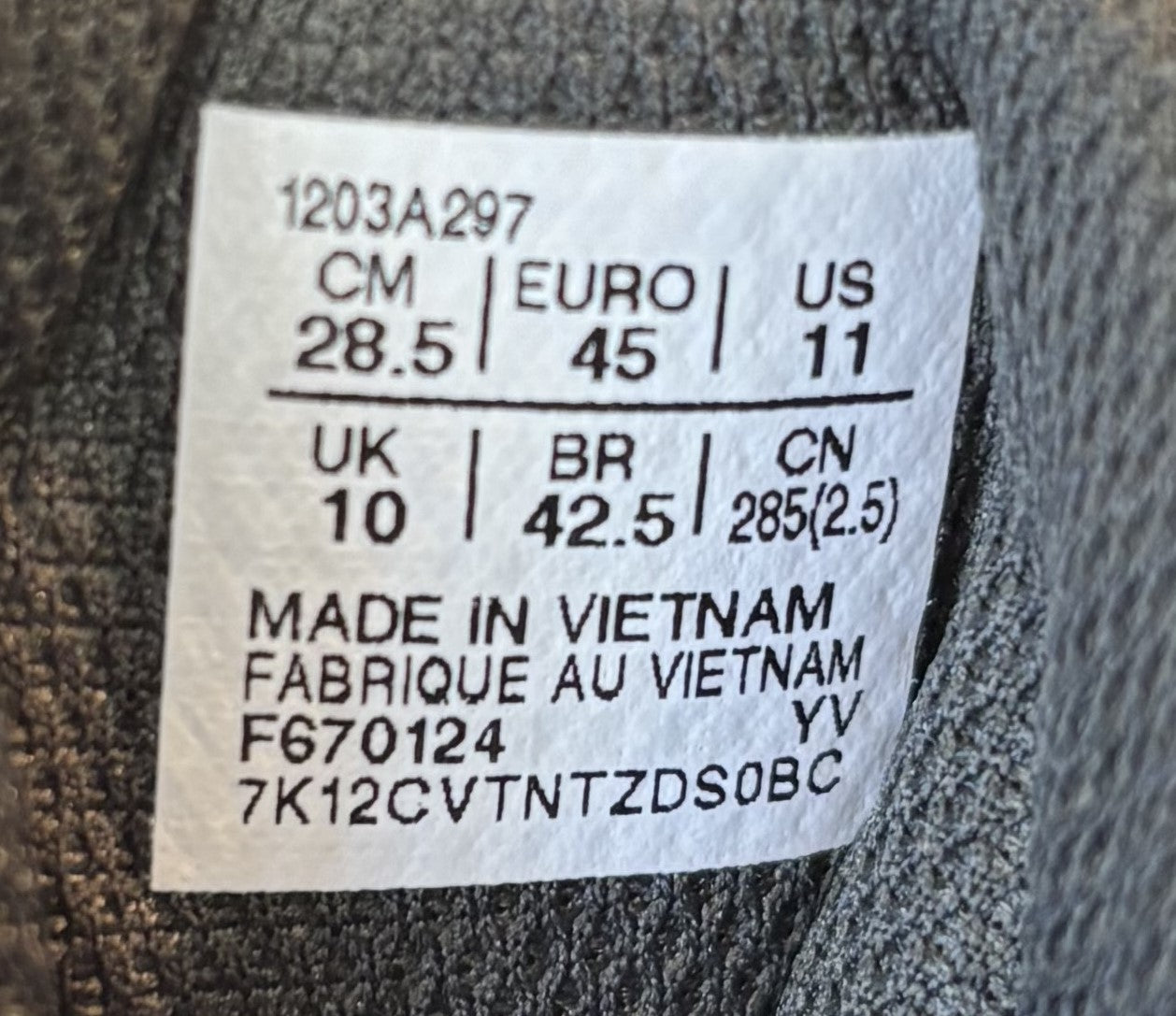 Asics Gel venture 6 men's size10,new without box RRP£95 image 3