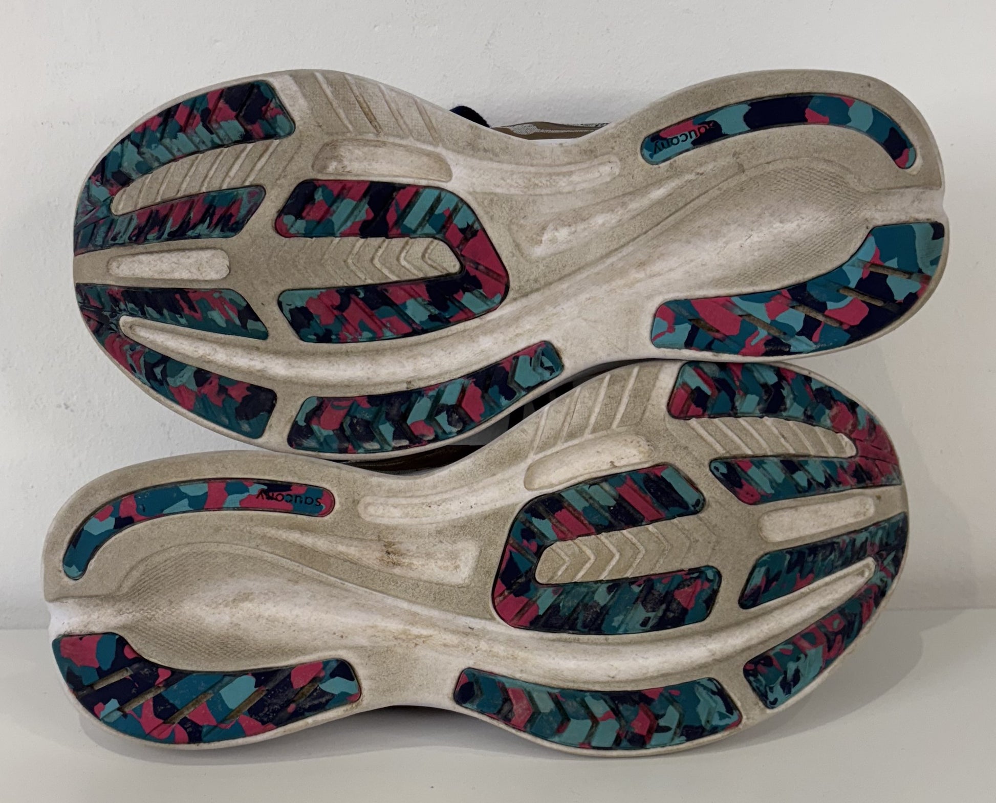 Saucony Guide16 running shoes. UK size 6. RRP £114 image 6