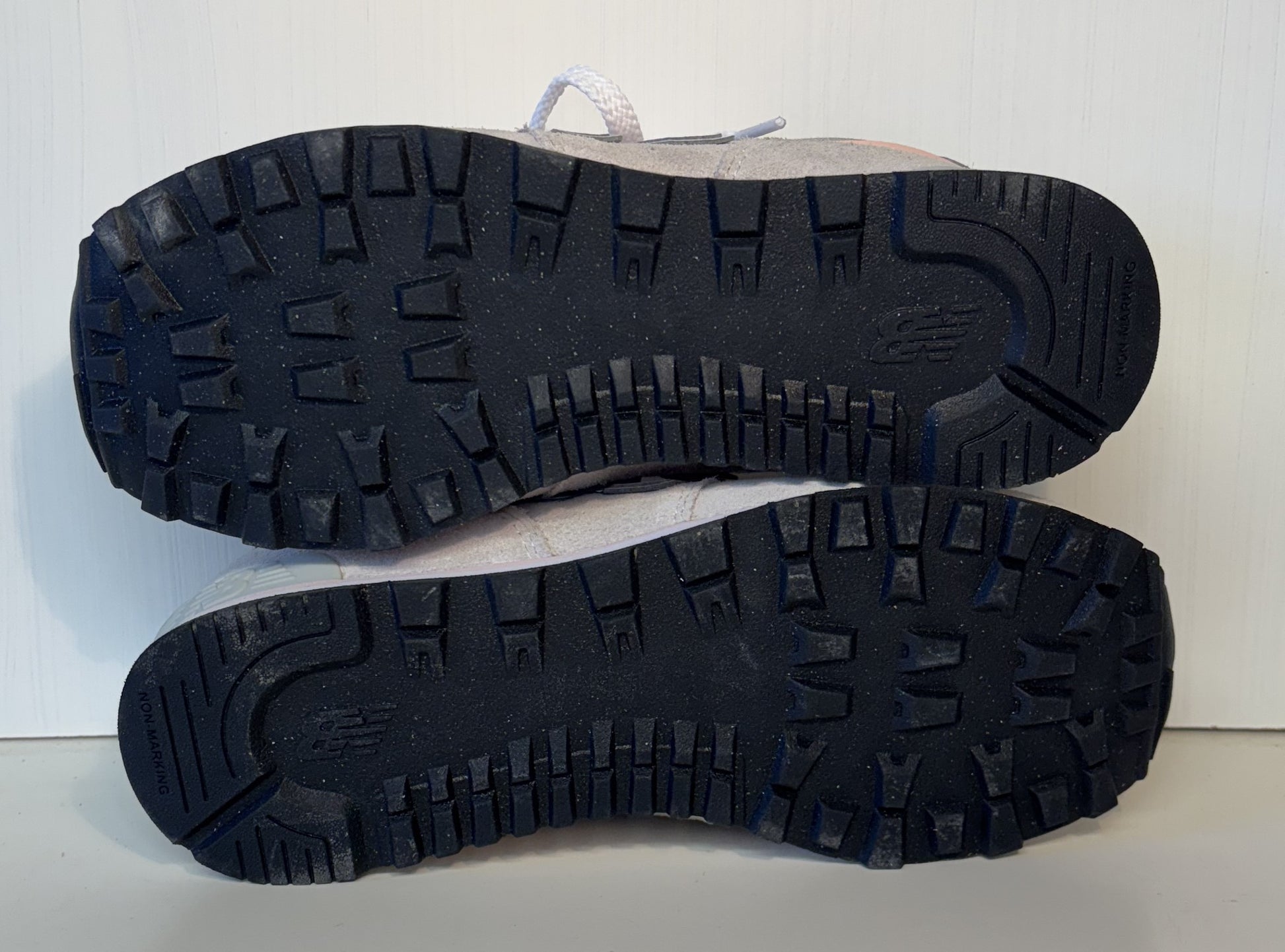 New Balance 574 Women size 4 image 5