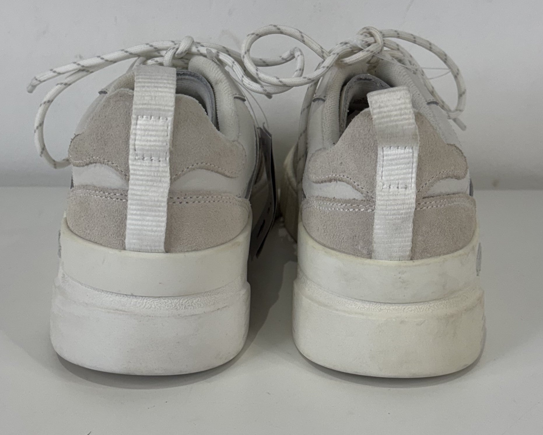 Lacoste Lineshot Trainers. UK size 6. RRP £110 image 6